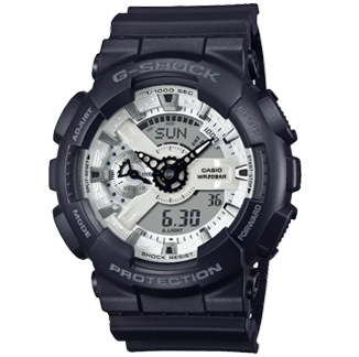 G-Shock GA-110WD-1 – Diseño Robusto en Negro y Plateado Reloj G-Shock GA-110WD-1 en color negro con detalles en plateado, estructura resistente y diseño moderno.